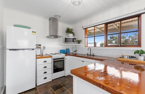 Marengo House | Directly opposite the beach, Ocean View Marengo is sure to delight!