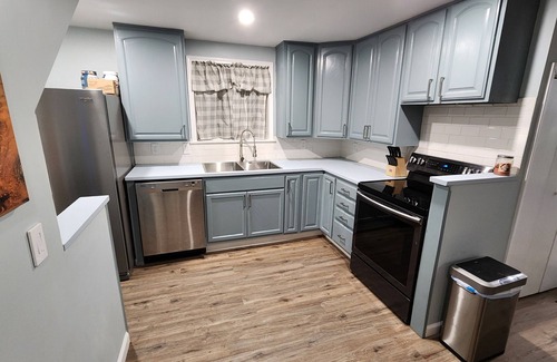 Erie House | Director’s Cut Getaway - 4BR Sleeps 10-Smart Home