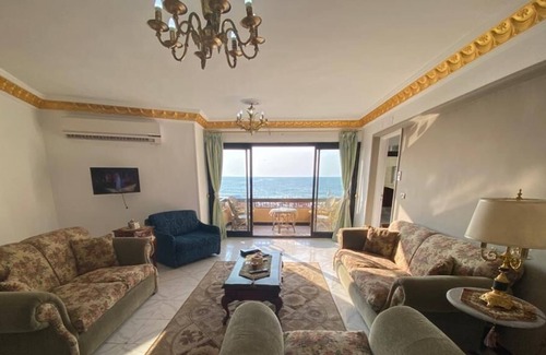 Al-Muntazah Apartment | Direst sea View Chalet. Superlux. Private Beach Passes