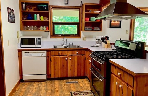 Boswell Cabin | DISCOUNTED! WATERFRONT CABIN-PINEY CREEK PRIME SPOT Swim/Fish/Play-Kids LUV it!