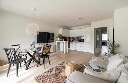 Obere Au Apartment | Discover the "Holiday" - Where City Living Meets cozy Tranquility!