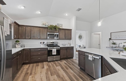 Wildwood House | Discover Your Dream Getaway in the Village of Richmond – Book Your Stay Today!