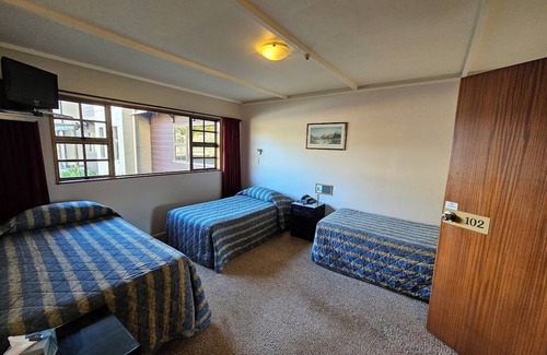 Omarama Hotel | Discovery Countrytime Hotel