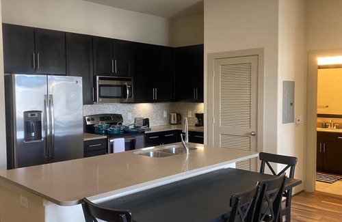 Astrodome Apartment | District 28 2B2B