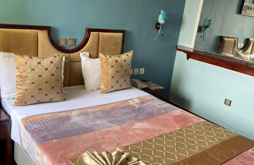 Bonaberi Hotel | DK Hotel