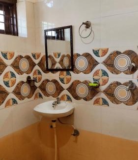 Phagwara Hotel | DM Homestays