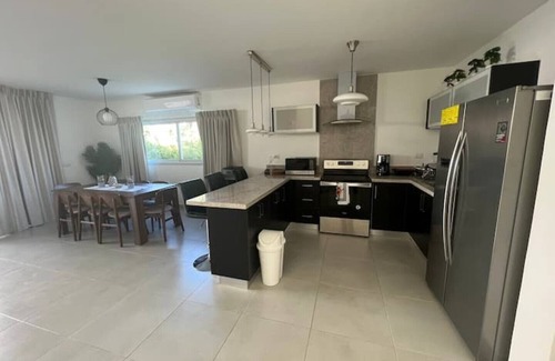 El Soco Villa | Elegant and spacious villa with pool and jacuzzi near the beach