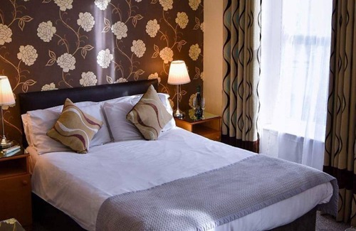 Carrickfergus Hotel | Dobbins Inn