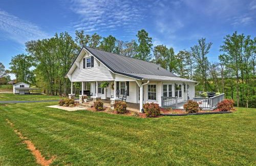 Elkin House | Dobson Farmhouse with Wraparound Porch and Fire Pit!