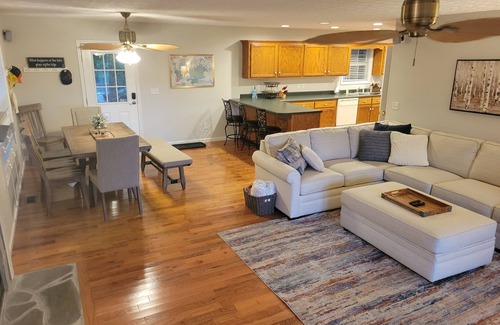 Jacksboro House | Dock Life at beautiful Norris Lake!