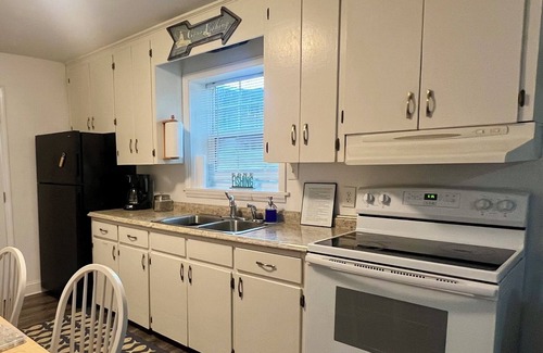 Clarksville House | Dockside Dreamz- Full duplex lake fun for 12