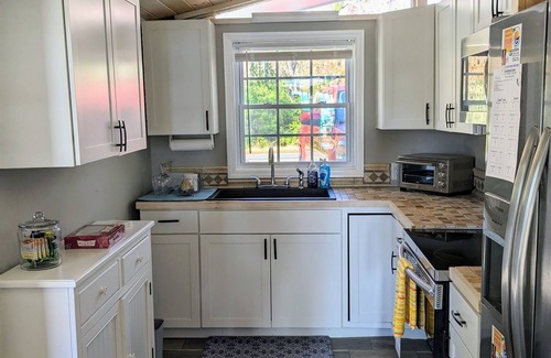 Lake Waccamaw House | DOCKTAILS CABANA! Lake Front! HUGE outdoor space!