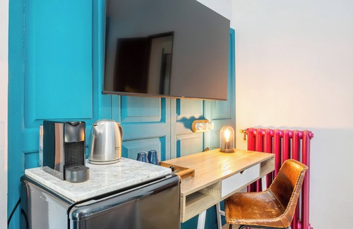 Sant Nicolau House | Dog Admiral Urban Guest House
