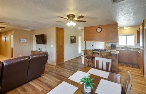 Bullhead City House | Dog-Friendly Bullhead City Home - Walk to Beach!
