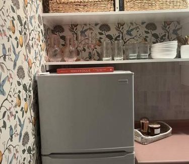Historic Hill House | Dog-friendly downtown Newport apartment