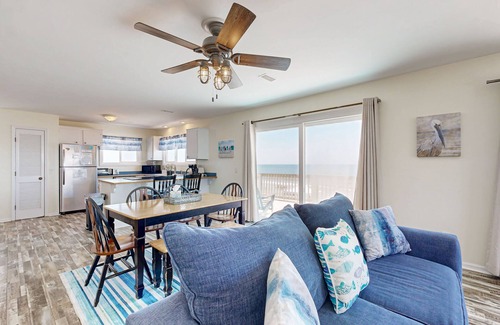 Edisto Island House | Dog-Friendly Home Right On Beach w/Private Washer/Dryer & Free WiFi