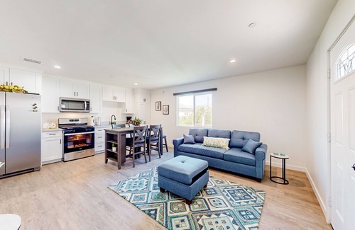 Canyon Country House | Dog-friendly home + guest house with amazing views, private yard, & grill