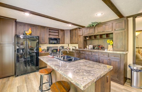 Chilhowie House | Dog-Friendly Home with Mtn Views in Chilhowie!