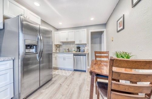 Rockaway Beach House | Dog-friendly motel w/kitchens & kitchenettes and WiFi - walk to the beach