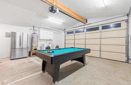 Loma Alta House | Dog-Friendly Oasis: Hot Tub, AC & Game Room