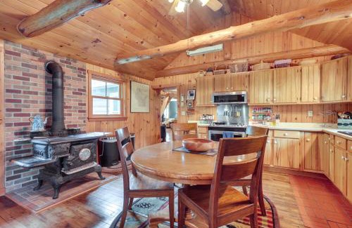 Park Falls House | Dog-Friendly Park Falls Cottage with 5 Acres and Lake