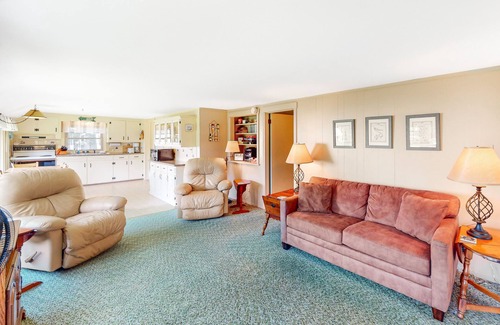 Moultonborough Cottage | Dog-friendly waterfront cottage with private dock, community beach, grill, W/D