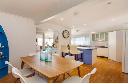 Beachmere House | Dog Lovers Retreat - Beachmere