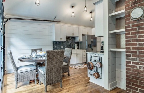 Berry Hill House | Dogwood House:Cozy Hideaway near downtown