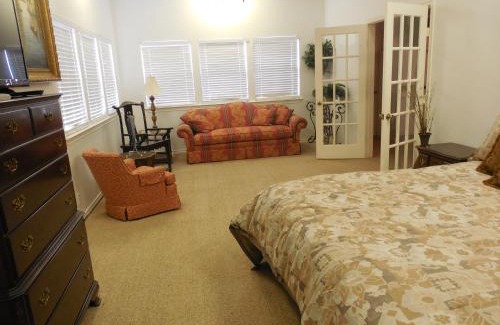 Mineola House | Dogwood Springs Lodgings