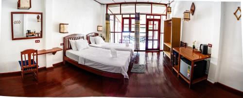 Don Khon House | Dokchampa Guesthouse