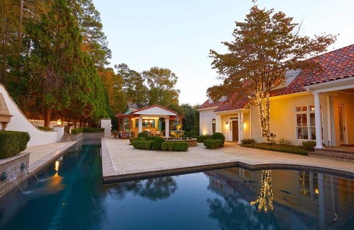 Martinez Villa | Dolce Vita - Villa for Vacation, Retreats, Corporate, Weddings