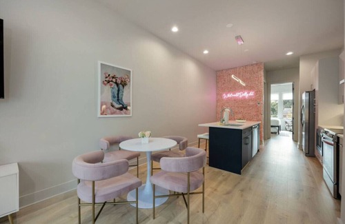 Radnor House | Dolly & Denim - 4BD/4.5BTH - Spacious Rooftop!