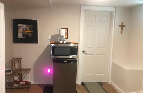 Fort Saskatchewan Bed & Breakfast | Dolly's Deluxe Suite