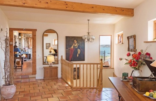 Clifden House | Dolphin Beach House - Close to the sea & town
