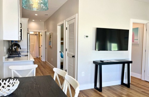 Port St. Joe Cottage | "Dolphin Cottage" is a pet friendly, 2 bed, 1 1/2 bath unit accepting 5 guests. Community Pool.