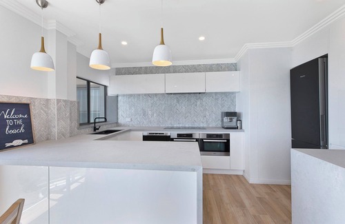 The Entrance Apartment | Dolphin Court Penthouse