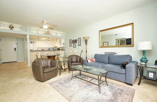 Holiday Isle Condo | Dolphin View: Home Away From Home! Best of Both Worlds - Beach and Harbor!