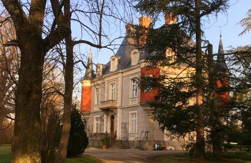 Sainte-Agathe-la-Bouteresse Bed & Breakfast | Domaine du Perrier