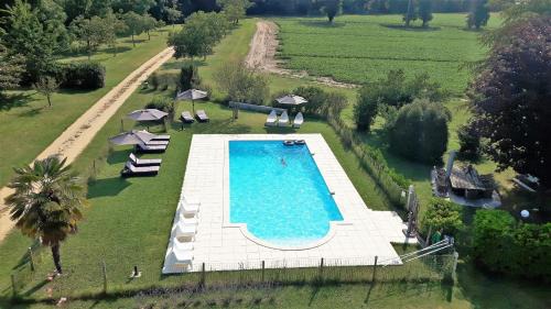 Brion House | Domaine Chateau La Mothaye-self catering gites- shared pool- Loire valley