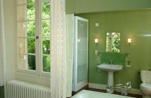 Saint-Medard-d'Excideuil Hotel | Domaine d'Essendiéras