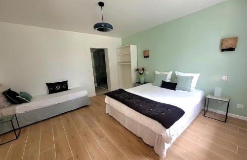 Mortagne-sur-Gironde Bed & Breakfast | Domaine de la gare M - anciennement Logis de La Garenne