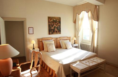 Condeau Hotel | Domaine De Villeray