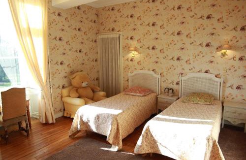 Condeau Hotel | Domaine De Villeray