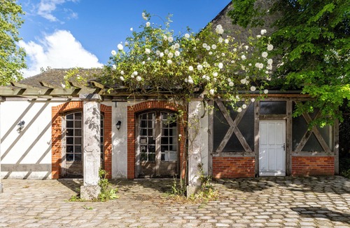 Corbeilles Villa | Domaine des Étoiles du Gâtinais - Entire dwelling and wooded grounds