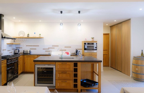 Chavagnes House | Domaine des Gauliers (classified 5*), group gîte - 8 rooms/22 pers - swimming pool