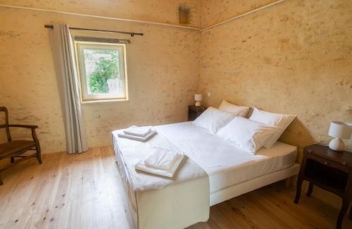 Saint-Martin-Lalande House | Domaine des Périès