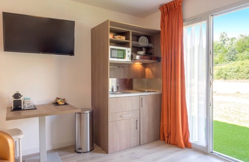 Ternand House | Domaine des Pierres Dorées