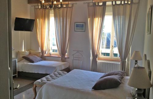 Les Avenieres Bed & Breakfast | Domaine du Manoir