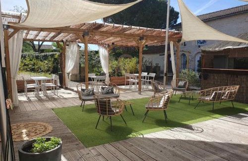 Aiguillon Bed & Breakfast | Domaine le Baraillot, Chambres et repas d'hôtes, soirée étape