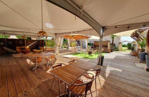Aiguillon Bed & Breakfast | Domaine le Baraillot, Chambres et repas d'hôtes, soirée étape